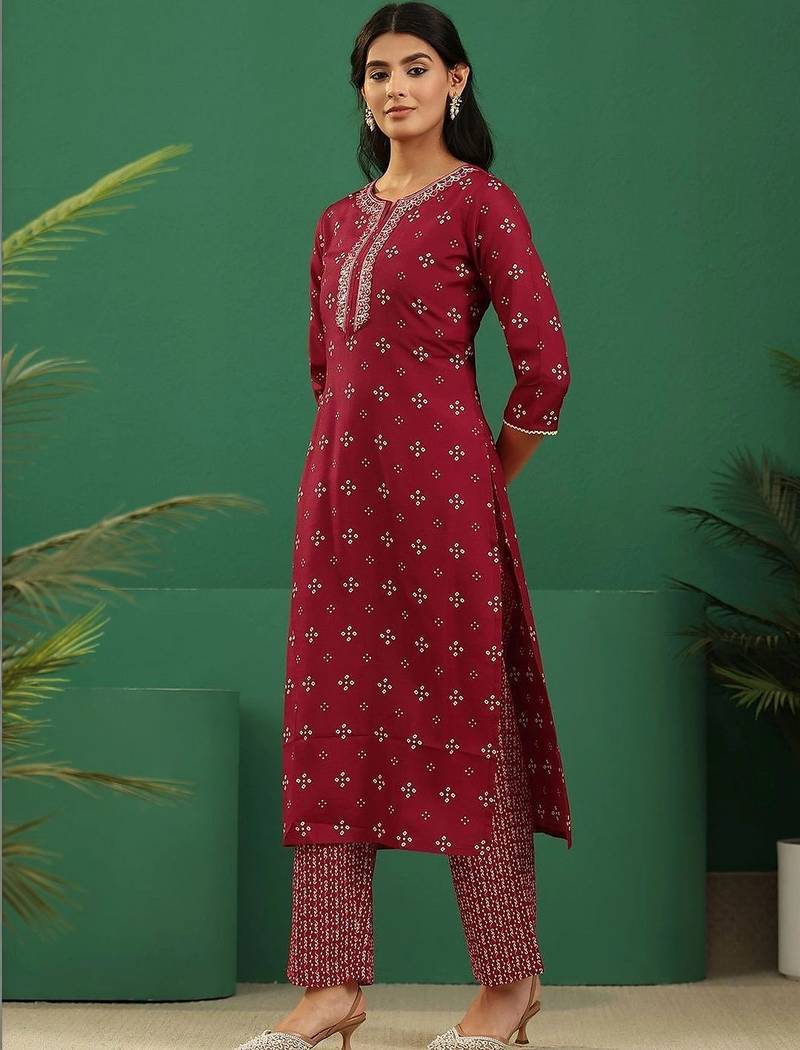 women ethnic motifs printed regular thread work kurta with trousers & with dupatta