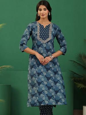 women ethnic motifs printed regular thread work kurta with trousers & with dupatta 4