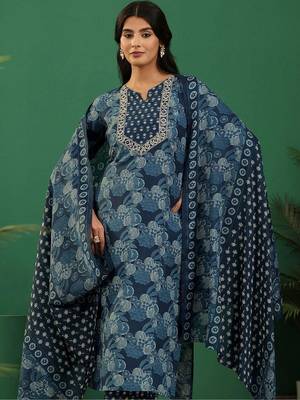 women ethnic motifs printed regular thread work kurta with trousers & with dupatta 5