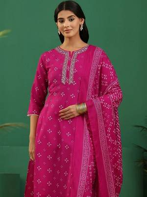 women ethnic motifs printed regular thread work kurta with palazzos & with dupatta 3