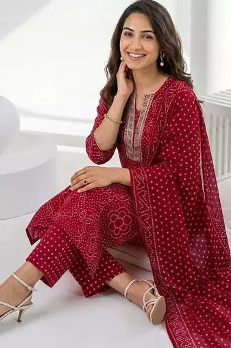 women ethnic motifs printed regular kurta with trousers & with dupatta