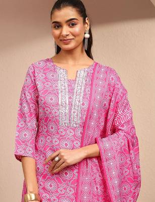 women ethnic motifs printed regular thread work kurta with trousers & with dupatta 4