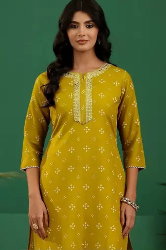 women ethnic motifs printed regular thread work kurta with trousers & with dupatta