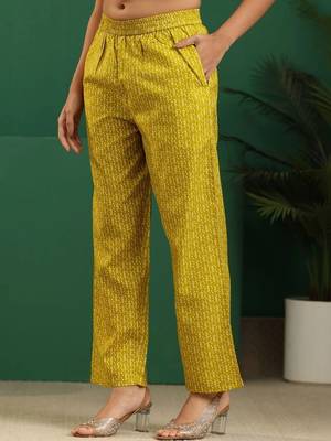women ethnic motifs printed regular thread work kurta with trousers & with dupatta 7