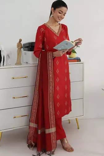 women ethnic motifs printed regular kurta with trousers & with dupatta