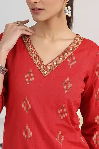 women ethnic motifs printed regular kurta with trousers & with dupatta