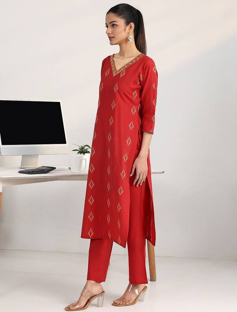 women ethnic motifs printed regular kurta with trousers & with dupatta
