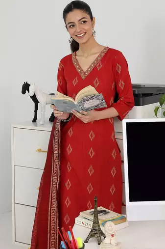 women ethnic motifs printed regular kurta with trousers & with dupatta