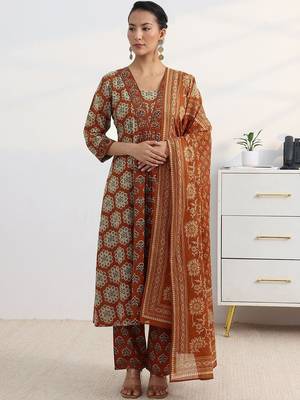 libas rust floral printed a-line suit set with dupatta 3