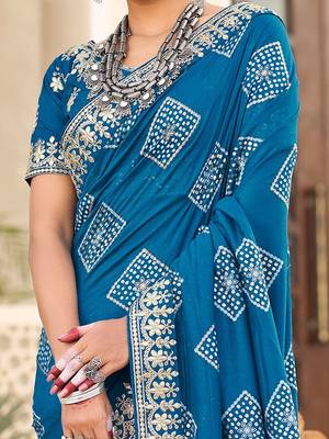 Blue bandhani embroidered silk blend saree 3