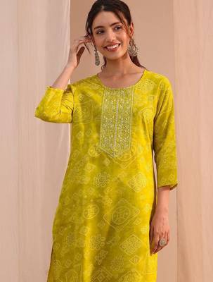 women bandhani printed regular thread work kurta with trousers & with dupatta 3