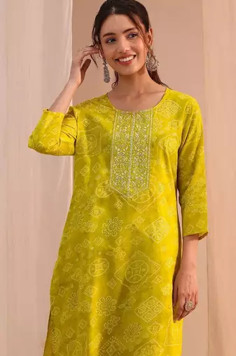 women bandhani printed regular thread work kurta with trousers & with dupatta