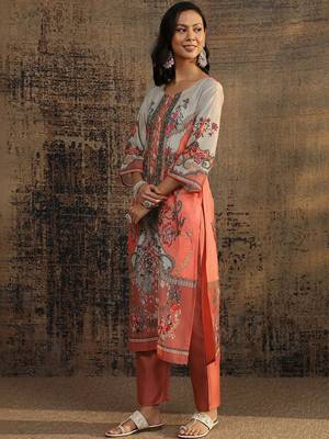 women floral printed regular kurta with trousers & with dupatta 3