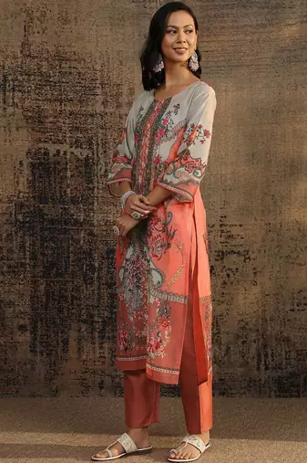women floral printed regular kurta with trousers & with dupatta