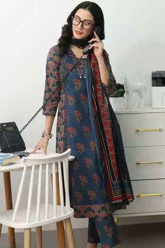 women ethnic motifs printed regular cotton blend kurta with trousers & with dupatta
