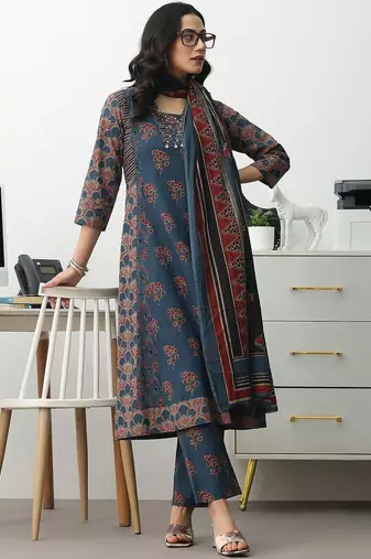 women ethnic motifs printed regular cotton blend kurta with trousers & with dupatta