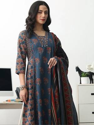 women ethnic motifs printed regular cotton blend kurta with trousers & with dupatta 5
