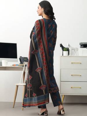 women ethnic motifs printed regular cotton blend kurta with trousers & with dupatta 6