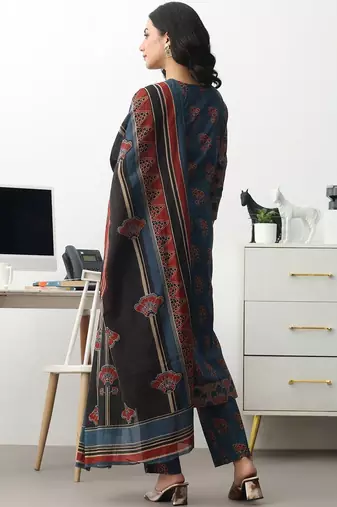 women ethnic motifs printed regular cotton blend kurta with trousers & with dupatta