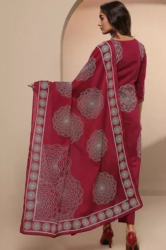 women ethnic motifs printed regular thread work kurta with trousers & with dupatta