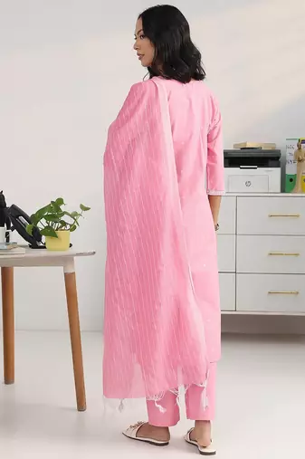 women ethnic motifs printed regular cotton blend kurta with trousers & with dupatta