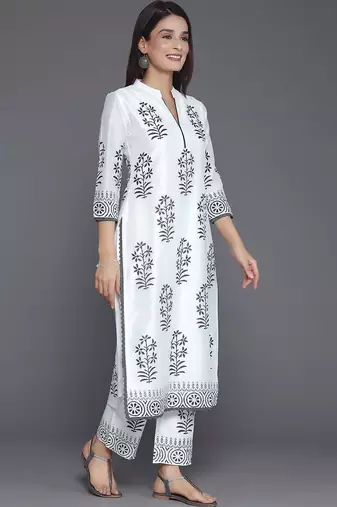 women floral printed regular kurta with trousers & with dupatta