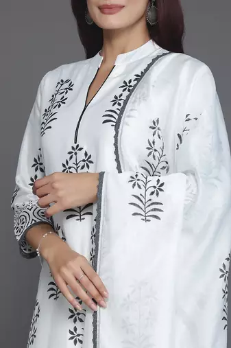 women floral printed regular kurta with trousers & with dupatta