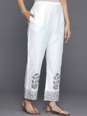 women floral printed regular kurta with trousers & with dupatta 5