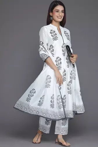 women floral printed regular kurta with trousers & with dupatta