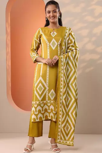 women printed regular kurta with trousers & with dupatta
