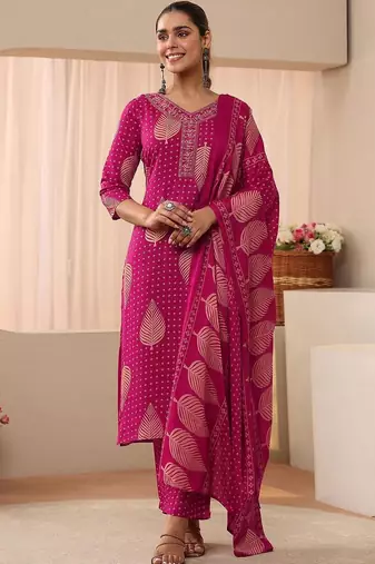 women floral printed regular kurta with trousers & with dupatta