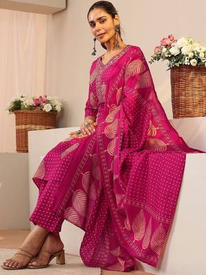 women floral printed regular kurta with trousers & with dupatta 6