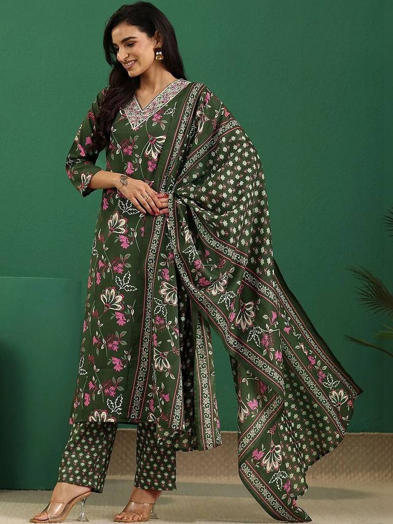women floral printed regular thread work kurta with trousers & with dupatta