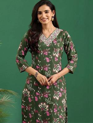women floral printed regular thread work kurta with trousers & with dupatta 3