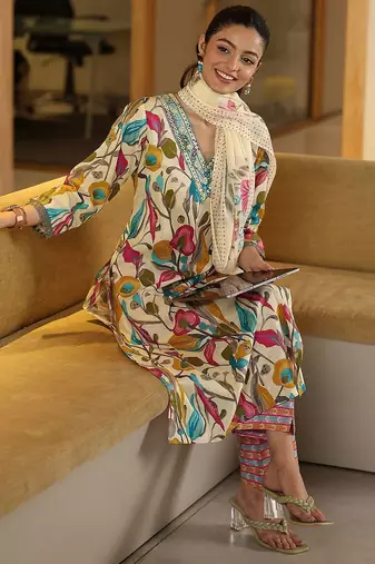 women floral printed regular thread work kurta with trousers & with dupatta