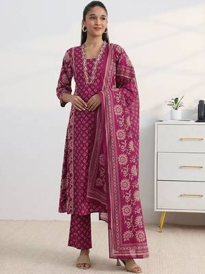 libas pink floral print a-line suit set with dupatta 3