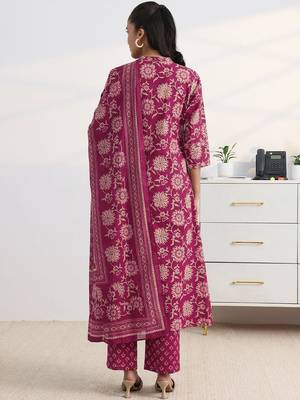 libas pink floral print a-line suit set with dupatta 4