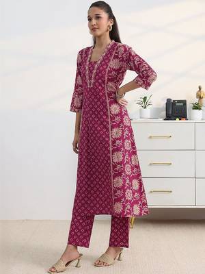 libas pink floral print a-line suit set with dupatta 5