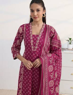 libas pink floral print a-line suit set with dupatta 7