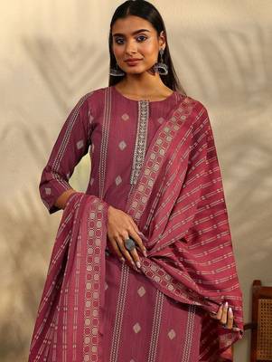 women ethnic motifs printed regular thread work kurta with trousers & with dupatta 3