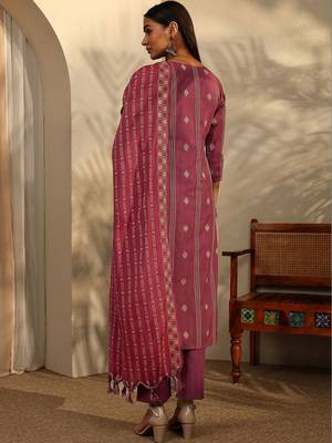 women ethnic motifs printed regular thread work kurta with trousers & with dupatta 4