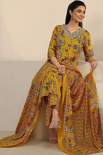 women floral printed regular thread work kurta with trousers & with dupatta