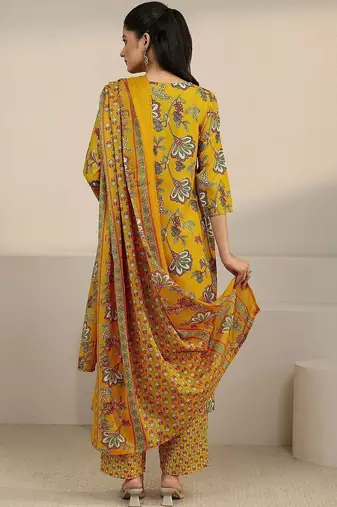 women floral printed regular thread work kurta with trousers & with dupatta