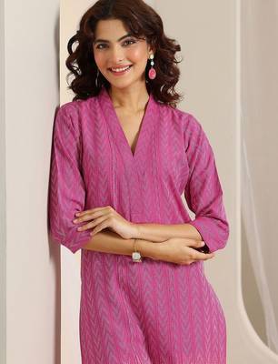 women ethnic motifs printed regular kurta with trousers & with dupatta 4