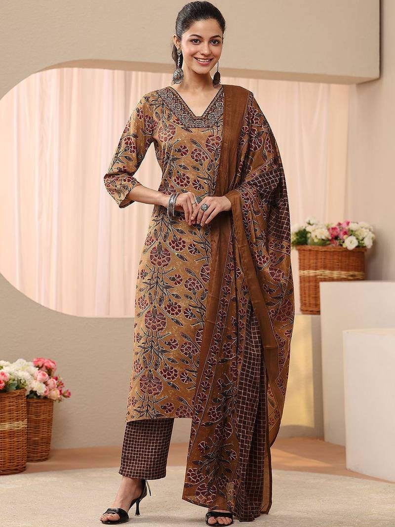 women floral printed regular thread work kurta with trousers & with dupatta