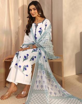 women floral printed regular kurta with trousers & with dupatta 1