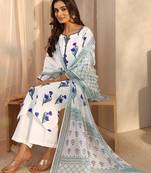 women floral printed regular kurta with trousers & with dupatta