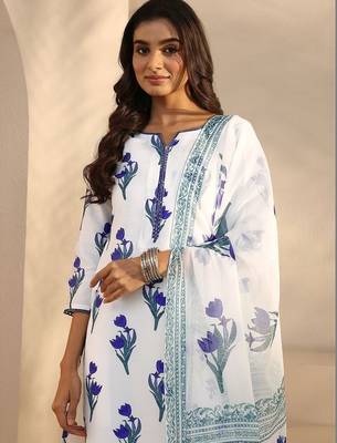 women floral printed regular kurta with trousers & with dupatta 3