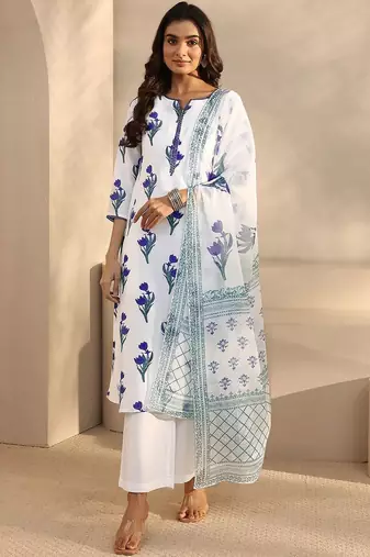 women floral printed regular kurta with trousers & with dupatta