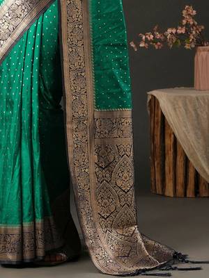 Green ethnic motifs silk blend designer banarasi saree 5